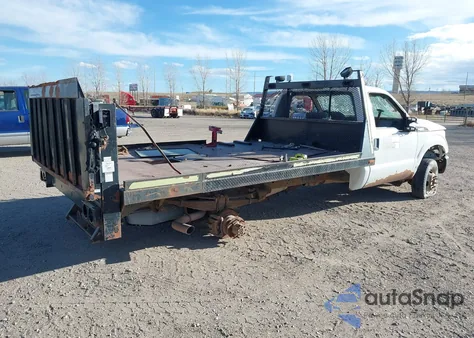 2011 Ford F-350 Chassis из США, поврежденный, VIN 1FDRF3H62BEA30246